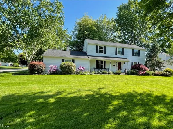 31155 Kimerly Dr, Bay Village, OH 44140