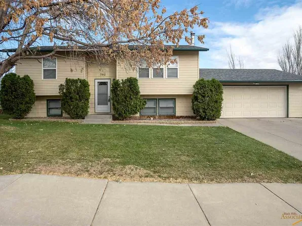 702 Wright Ct, Rapid City, SD 57701