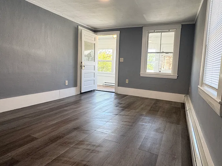 904-906 Sandwich Rd — Photo 15