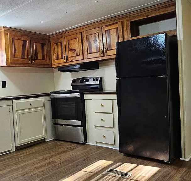 108 Davis Rd E — Photo 19
