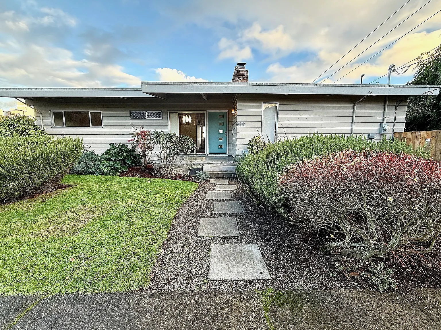 4 bed, 2360 sqft, $4,500 — Photo 4