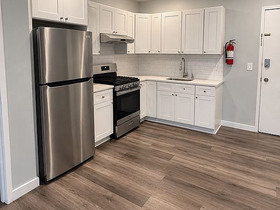 2nd image of 229 Rosa Parks Blvd Floor 2