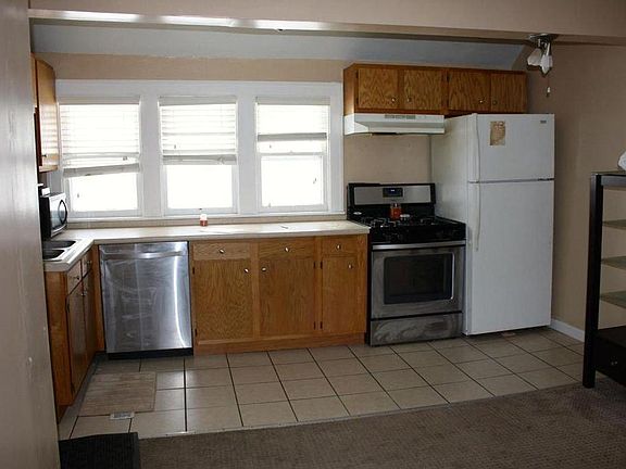 3rd image of 444 W Vine St APT 2