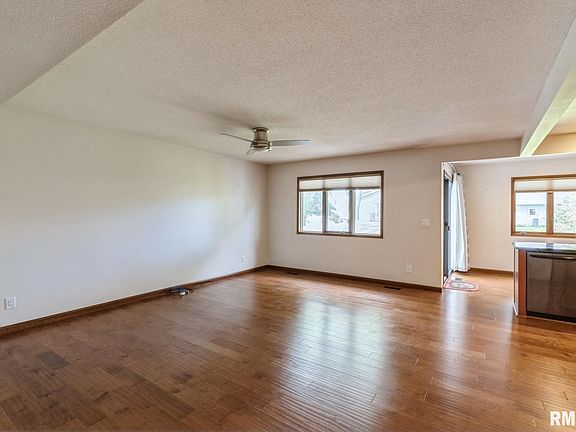 3rd image of 3567 Cedarview Ct