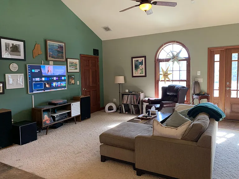 2738 W Lydius St — Photo 3
