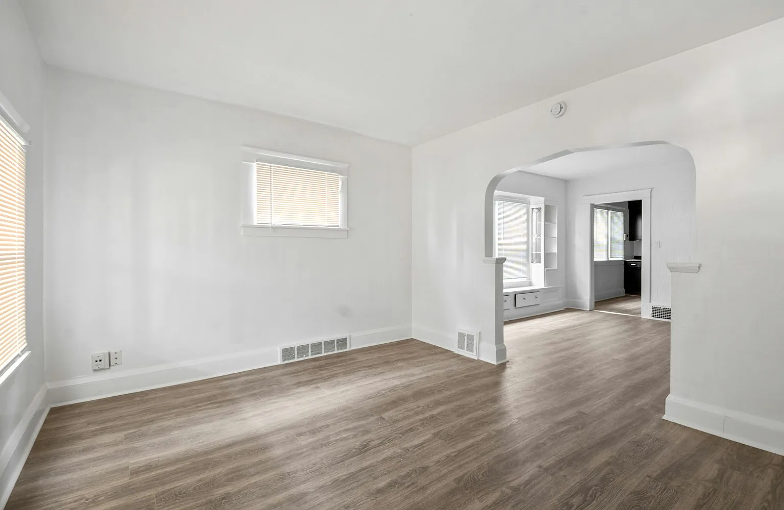 8002 Maryland Avenue, Unit B (Upstairs) — Photo 2