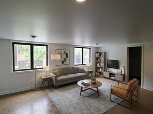 2548 N Southport Ave #2F, Chicago, IL 60614