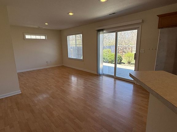 5th image of 903 Norman Dr