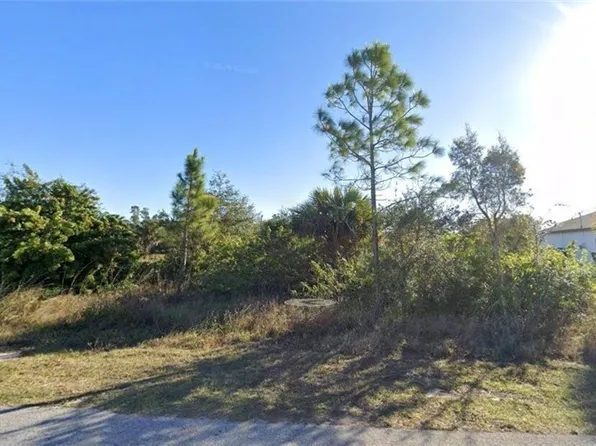 847 Youngreen Dr, Fort Myers, FL 33913