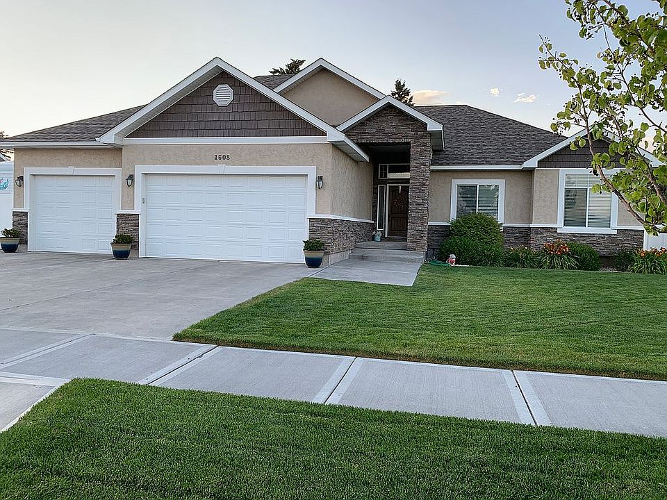1st image of 1608 N Indian Hollow Dr