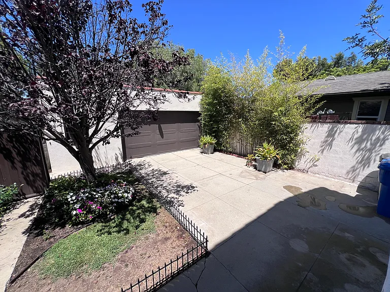 4243 E Vermont St — Photo 30
