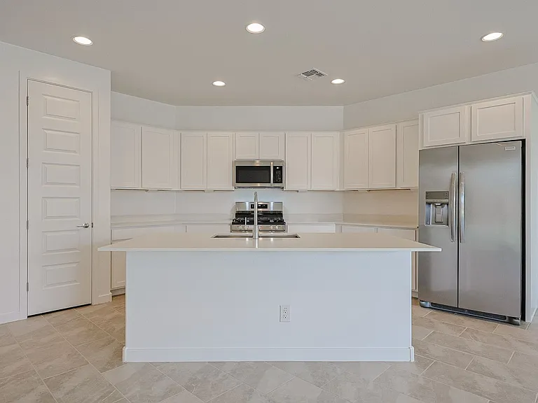 7832 W Hide Trl — Photo 5