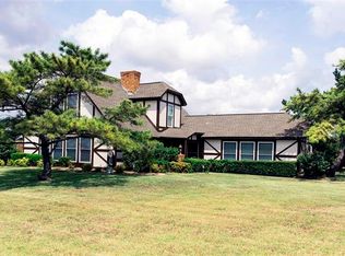 1300 Riverview Dr, Cleburne, TX 76033