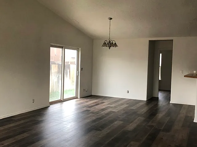 1114 SE Freedom Cir — Photo 11