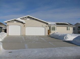 2916 W Central Ave, Minot, ND 58701