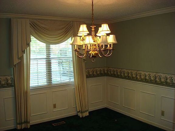 8814 Hurricane Ridge Road Formal Dining Room