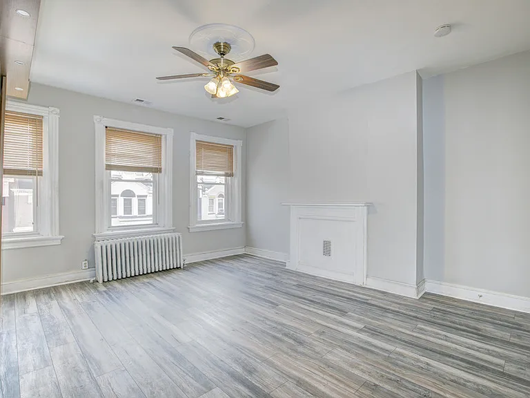 317 Elm St NW — Photo 10