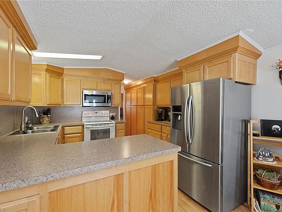 3rd image of 15 Bass Ln #15