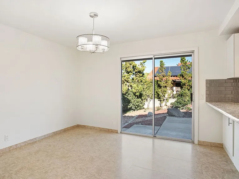 11000 Meadow Glen Way E — Photo 18
