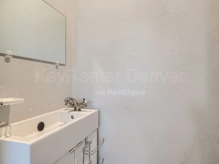 403 S Owens St — Photo 8
