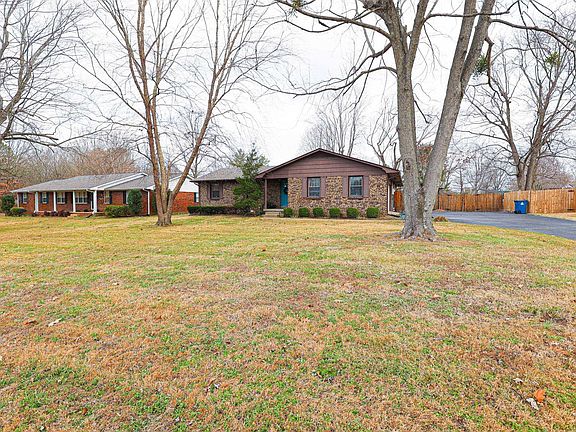 4th image of 145 Willowick Trl