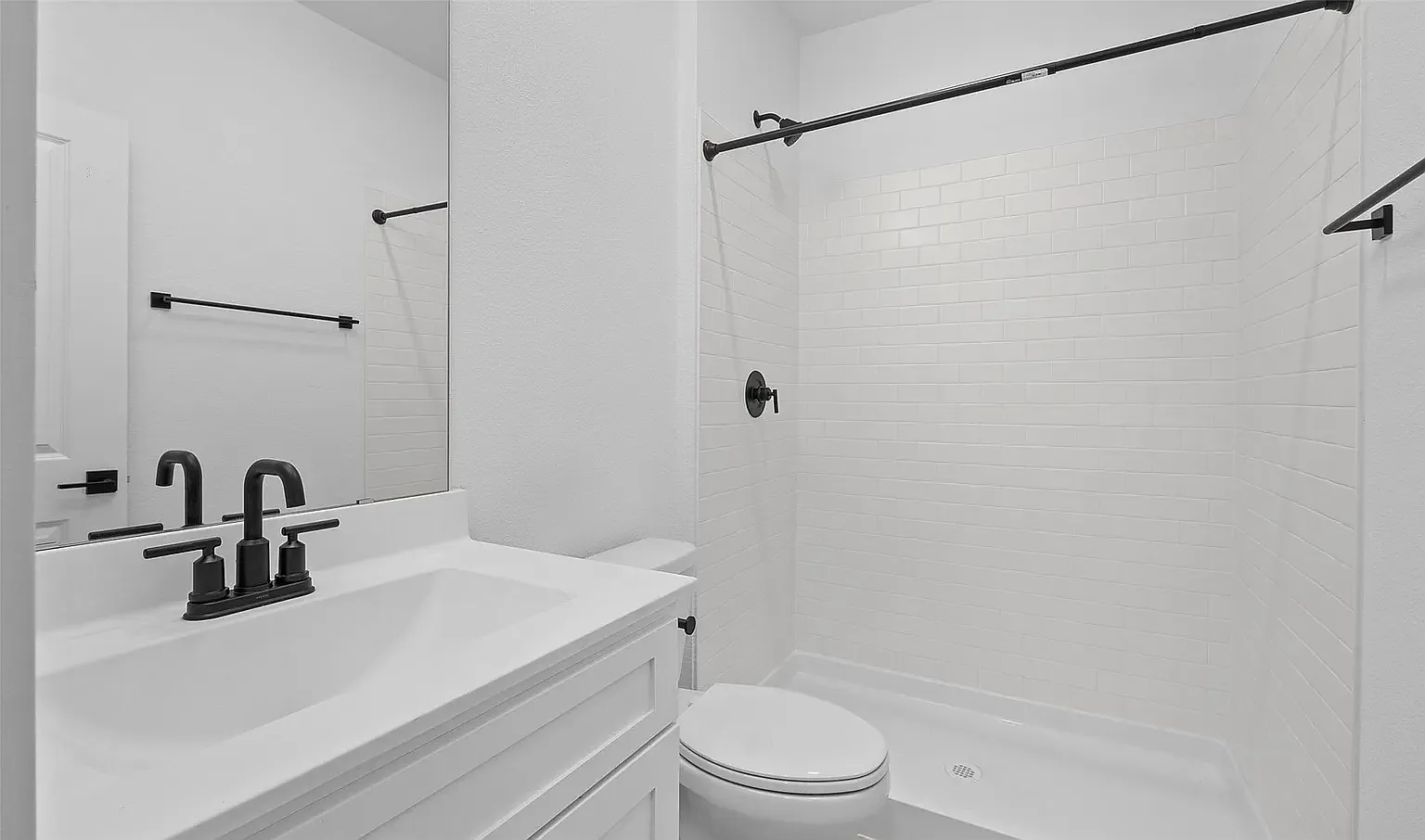 4 bed, 2306 sqft, $2,300 — Photo 3