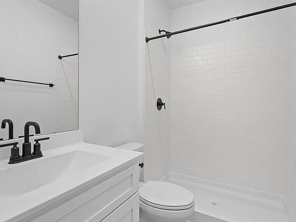 3rd image of 549 Ridgewood Dr