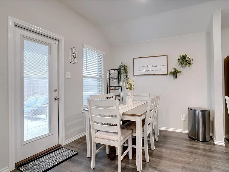 104 Omaha Ln — Photo 10