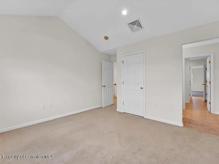 1404 Verne Close — Photo 25