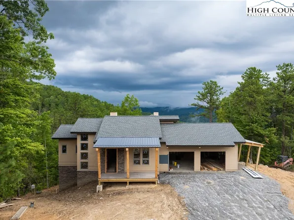 125 Longstalk Court, Ferguson, NC 28624