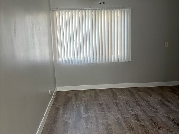 Eat-in dining area