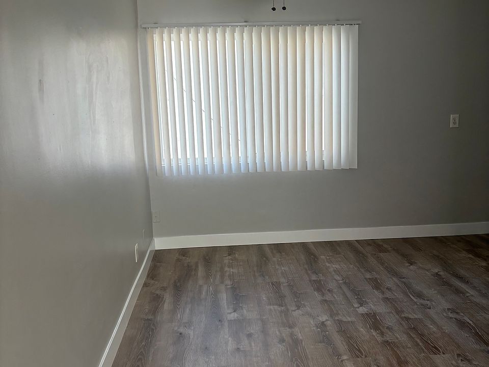 Eat-in dining area