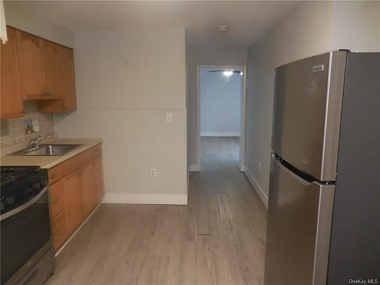 78 Duncan Ave #4 — Photo 7