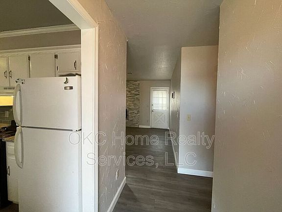 2nd image of 3603 Willow Springs Dr