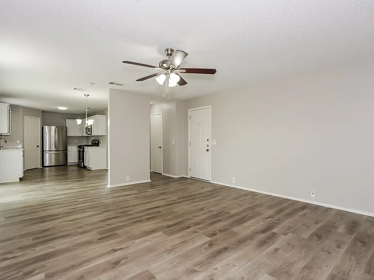 1711 Berkeley Dr — Photo 6