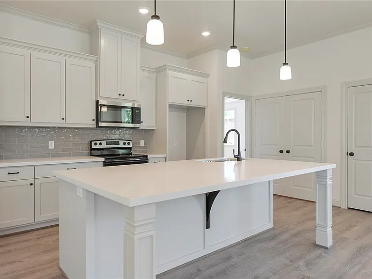 1508 Echols St — Photo 6