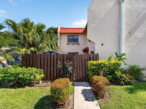 6351 Seven Springs Boulevard #B, Greenacres, FL 33463