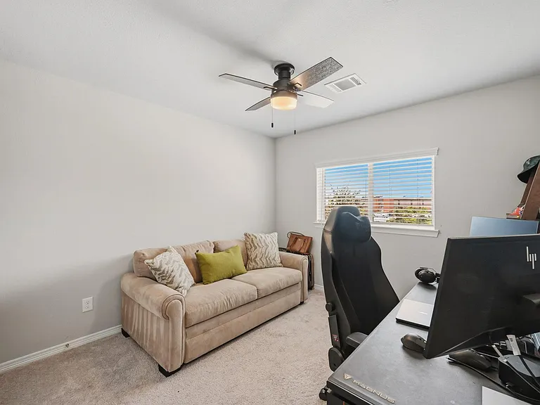 8050 Scanlan Trce — Photo 8