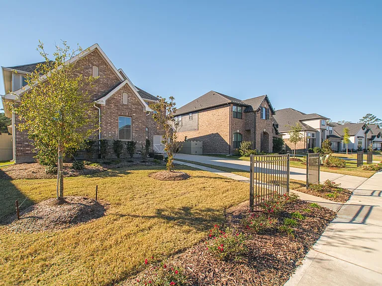 10054 Preserve Way — Photo 3