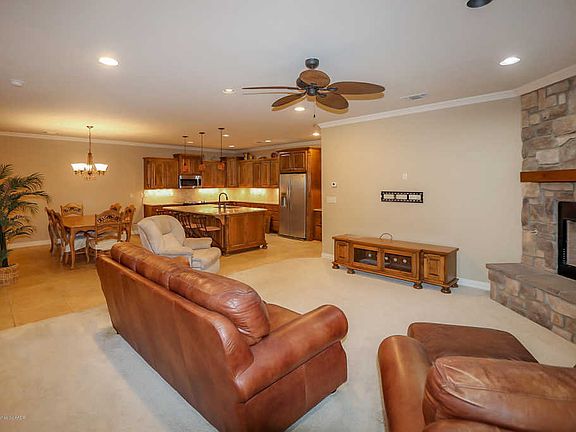 4th image of 8026 Oxford Dr
