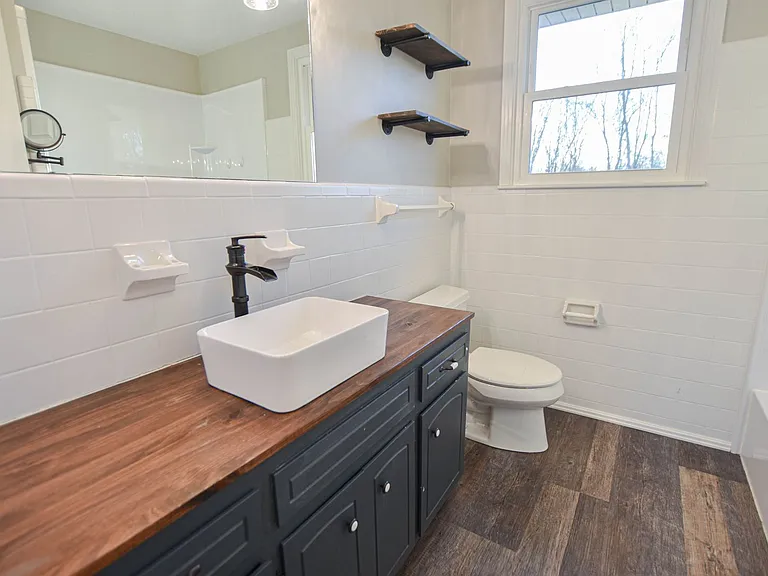 414 Sango Rd — Photo 11
