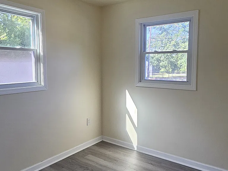 4976 Bradley Pl — Photo 8