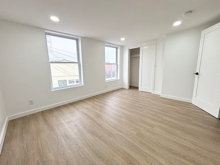 165 W Main St #1 — Photo 11