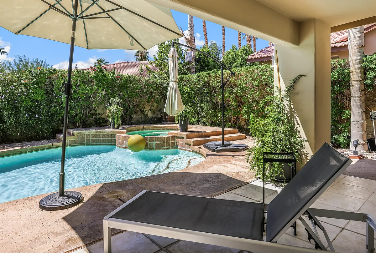Building Photo - 74605 Lavender Way