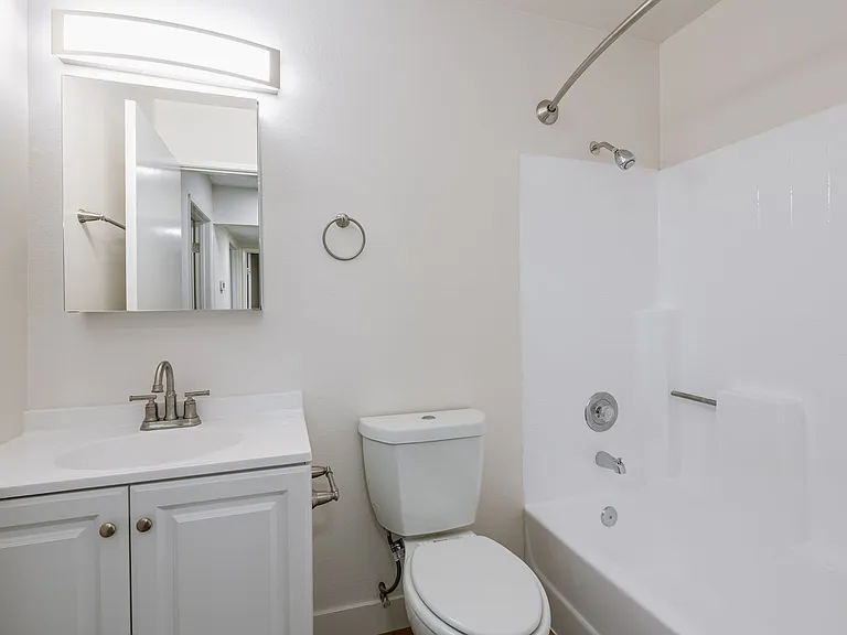 1010 - 1012 E Acacia Ave — Photo 10