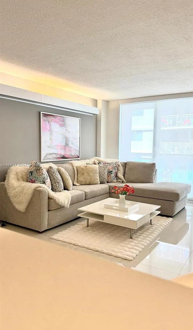 The Collins Condo — Photo 2
