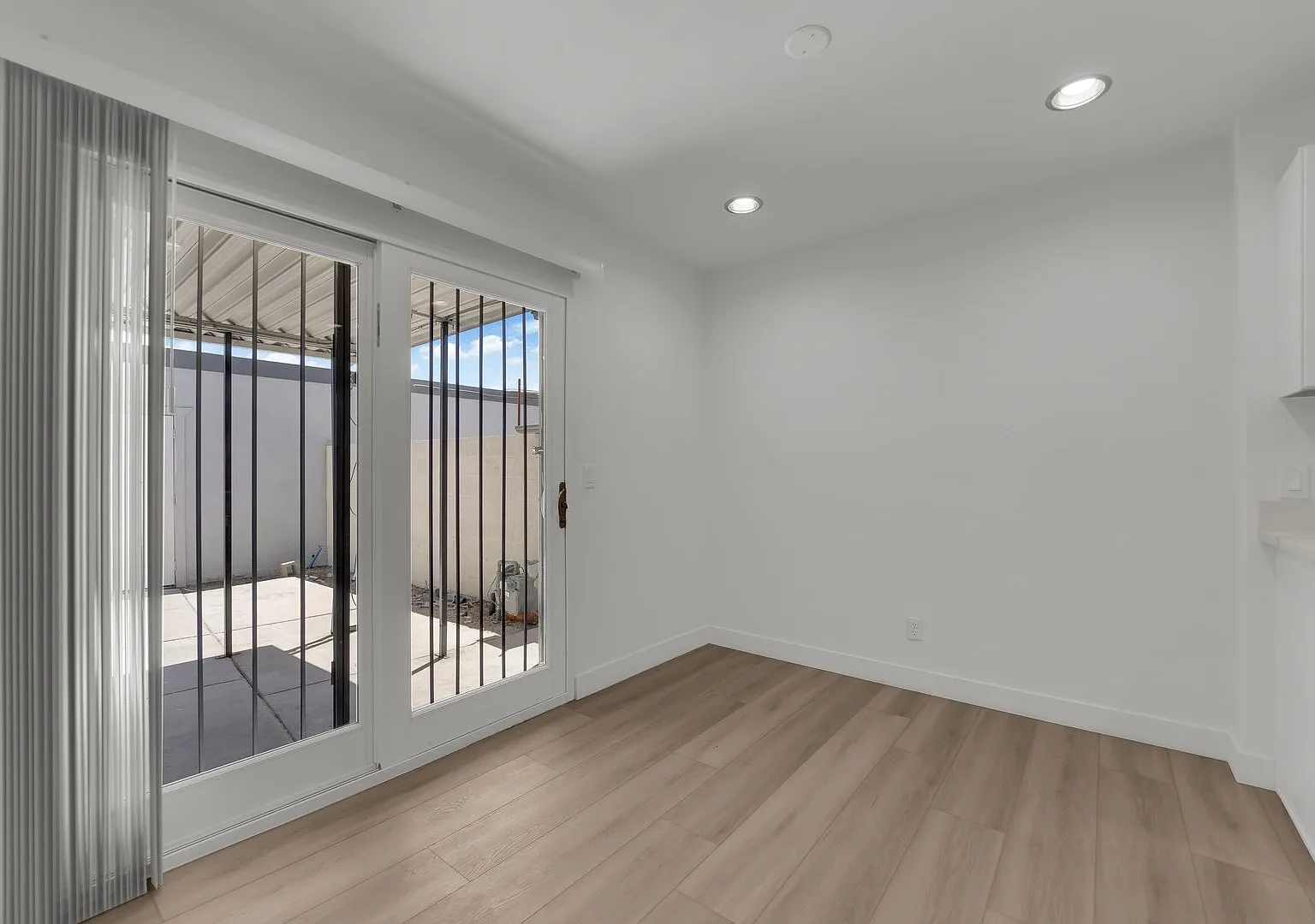 Step into this fully remodeled 2-bedroom, 1-bath corner townhome in Las Vegas, NV — Photo 4
