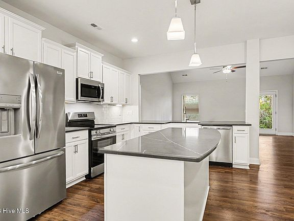 2nd image of 1725 Sun Palms Boulevard SE