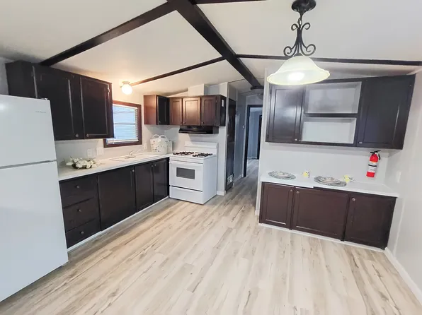 1 Deerwood Park, Centralia, IL 62801