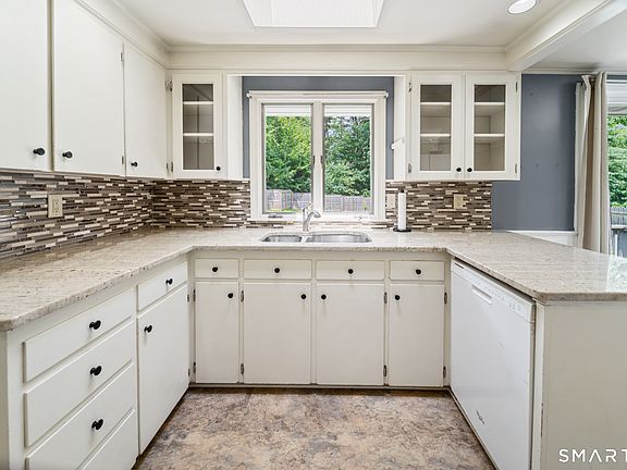 5th image of 75 Pierce Street